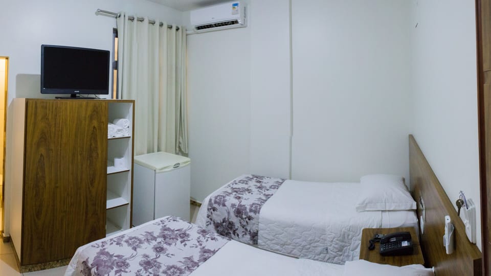 Superior Room | Minibar, in-room safe, desk, blackout drapes