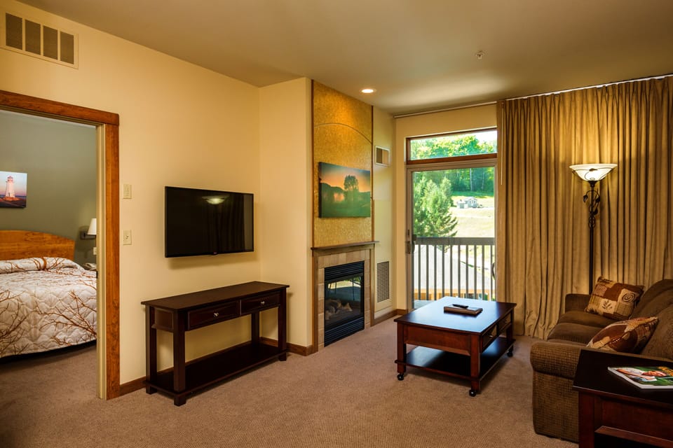 Flat-screen TV, fireplace