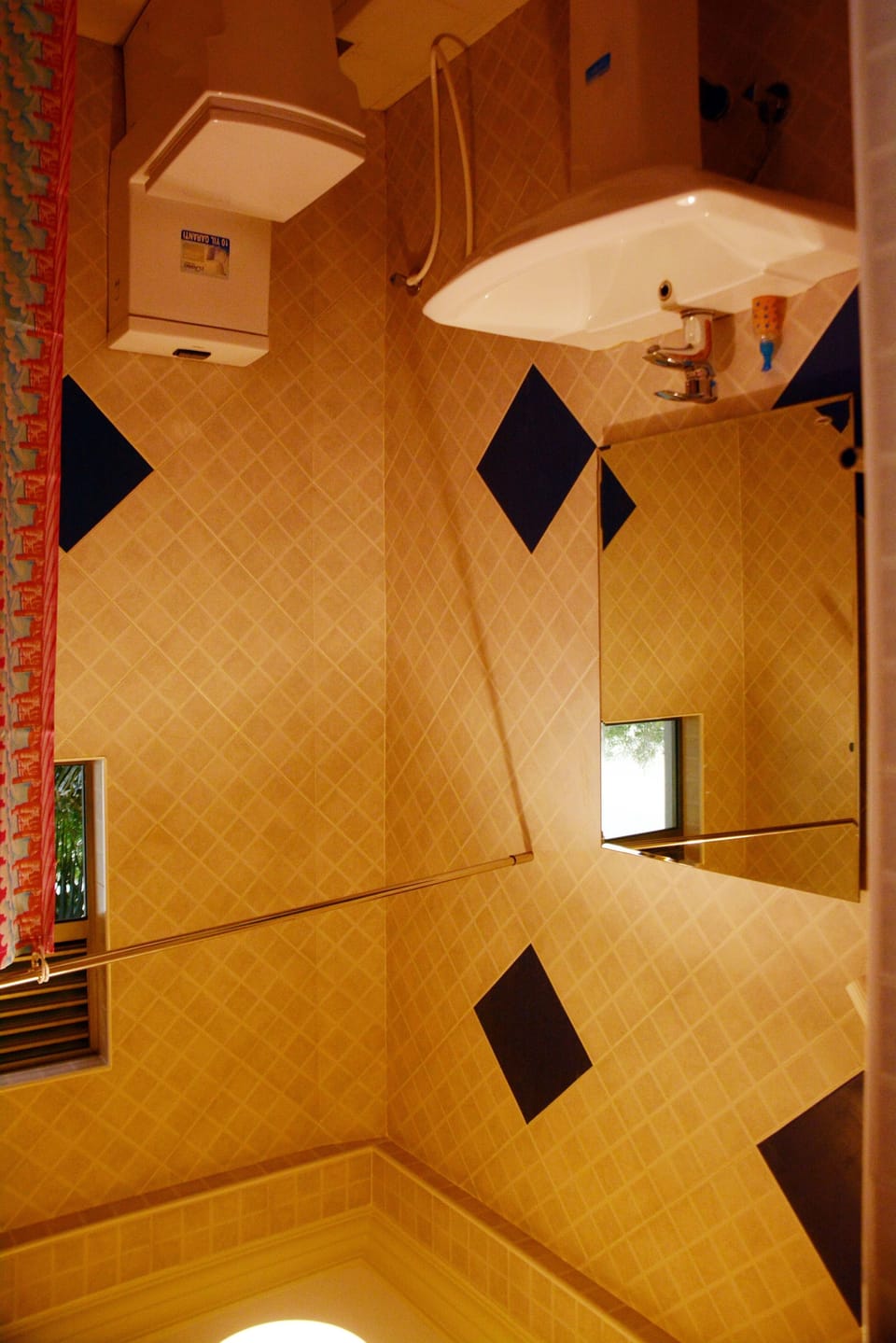 Deluxe Suite, 1 Double Bed, Lake View | Bathroom | Shower, free toiletries, towels