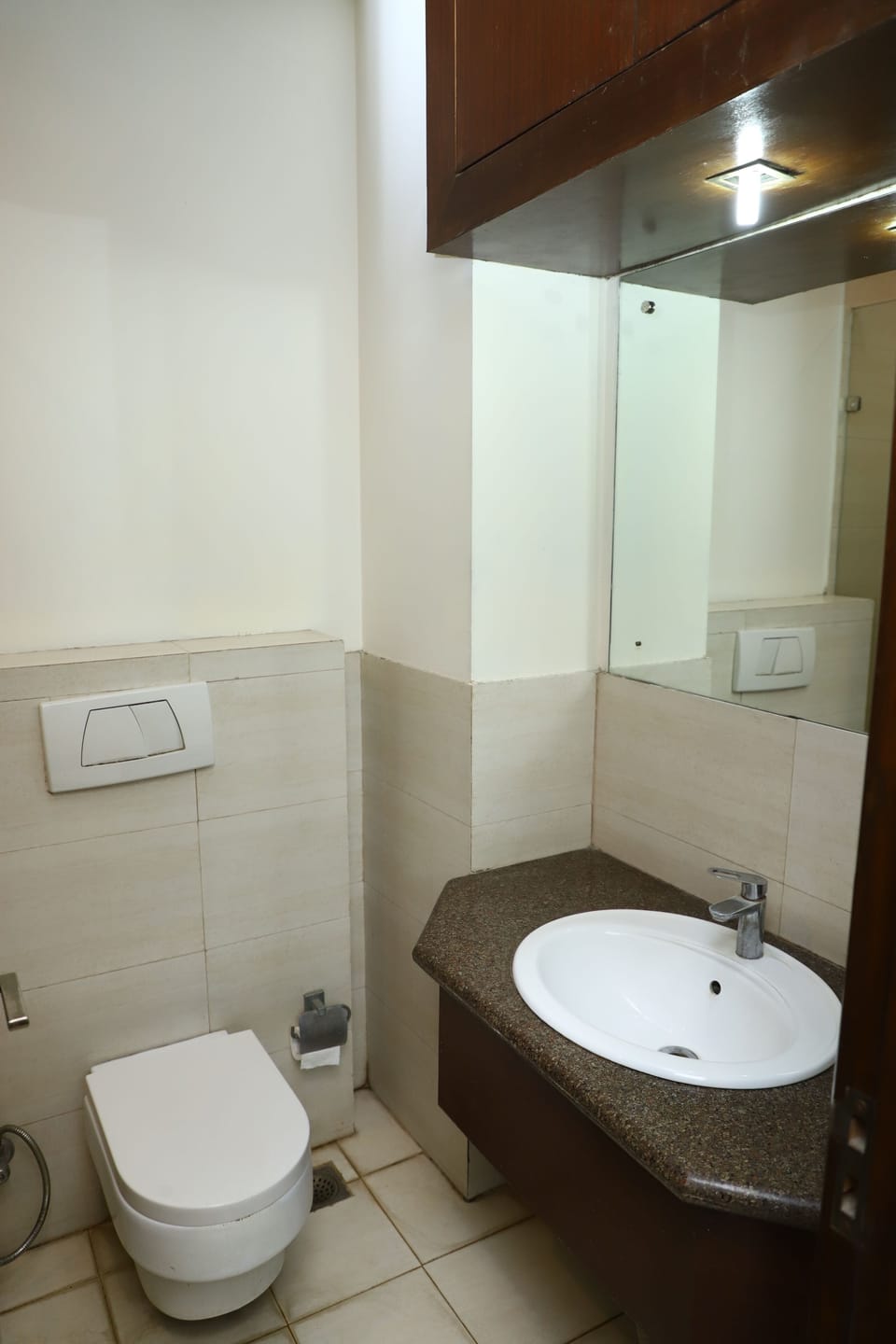 Deluxe Quadruple Room | Bathroom | Shower, free toiletries, slippers, towels