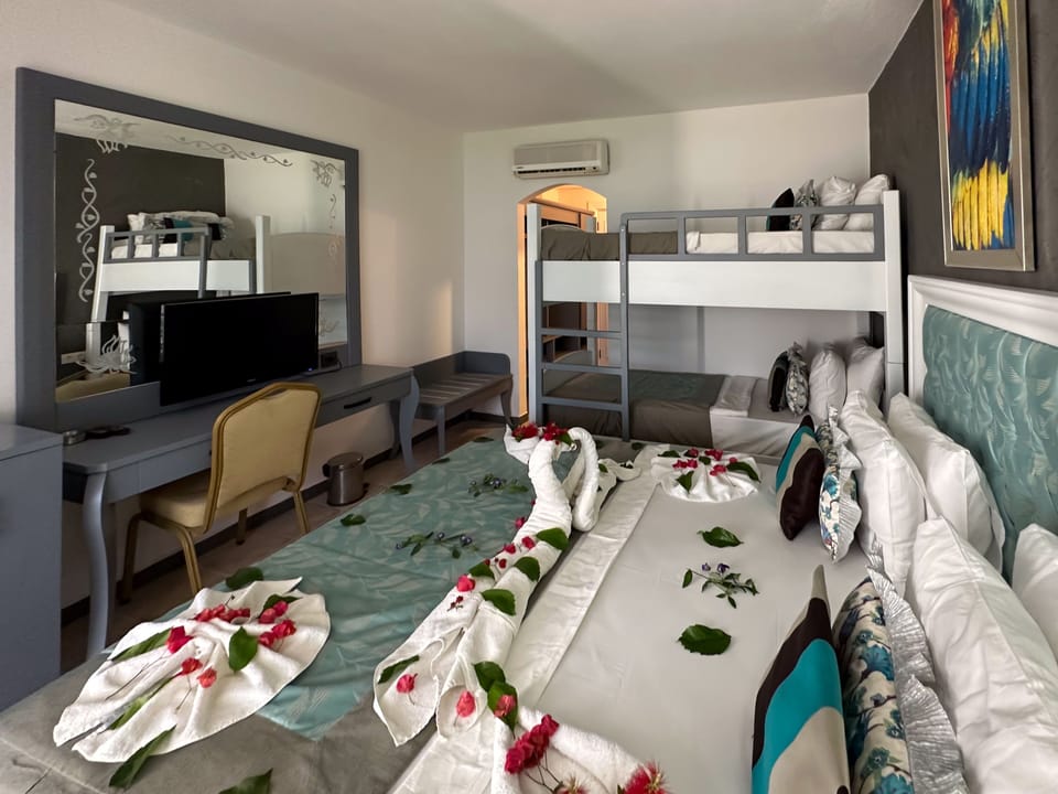 Bunk Bed Room  | Premium bedding, minibar, in-room safe, desk