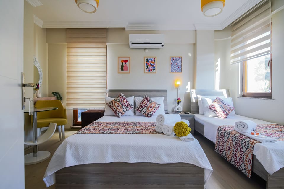 Comfort Triple Room | Iron/ironing board (on request), WiFi (free), bed sheets