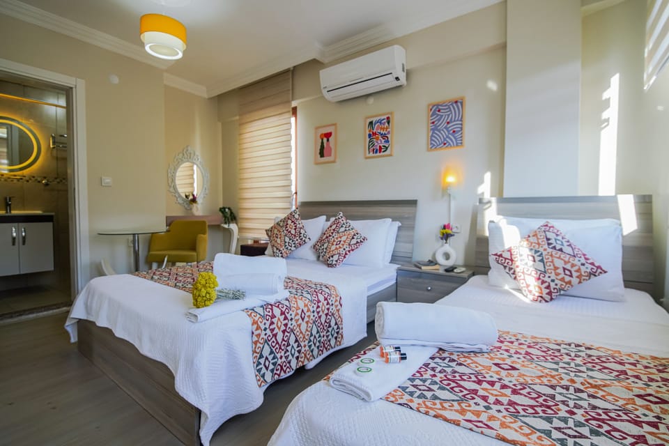 Comfort Triple Room | Iron/ironing board, free WiFi, bed sheets