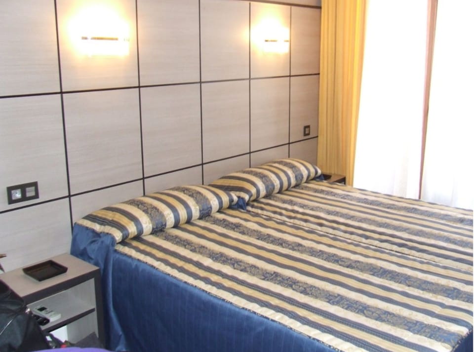 Premium bedding, Select Comfort beds, in-room safe, blackout drapes