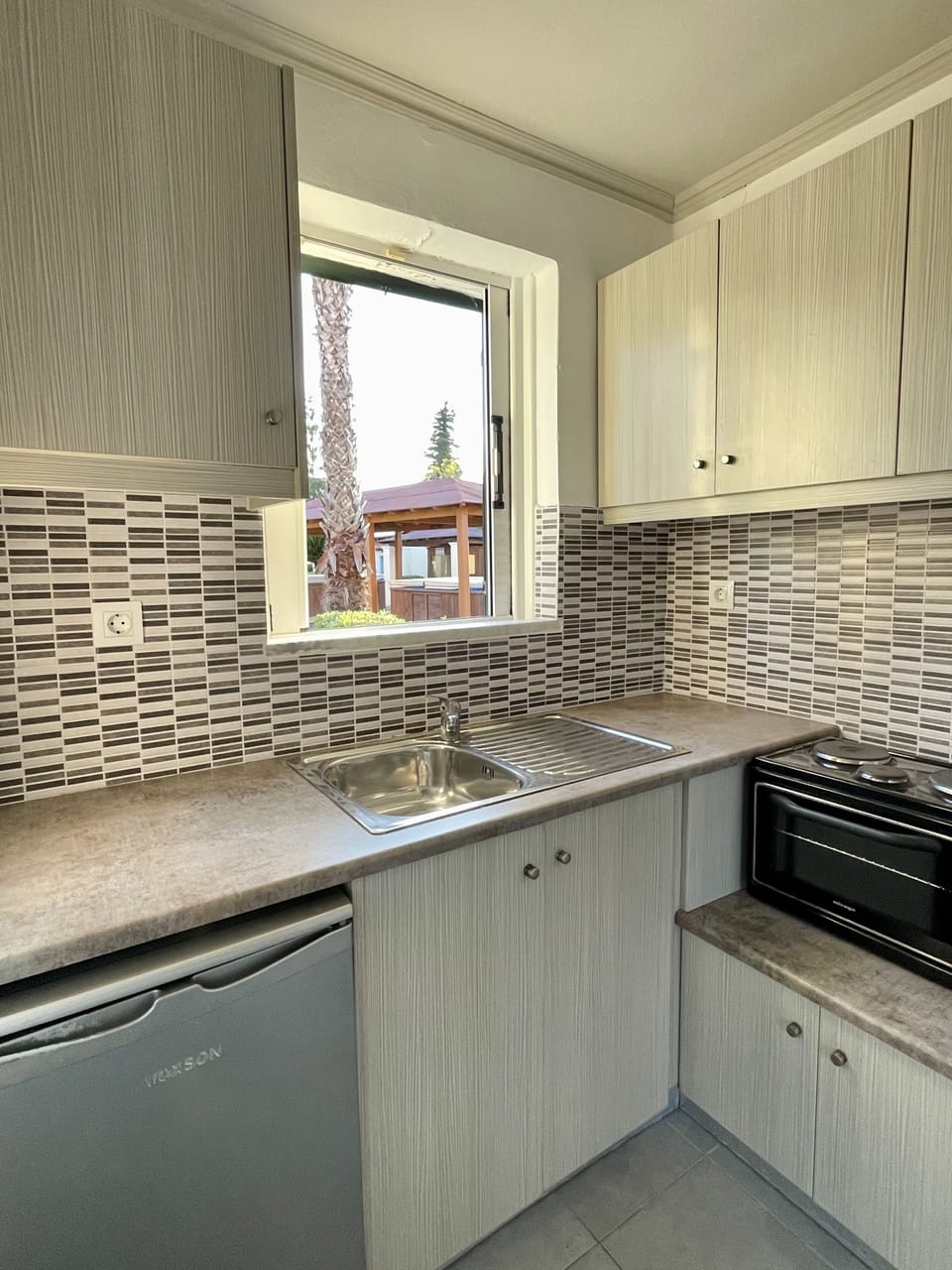 Studio, Pool View | Free WiFi, bed sheets