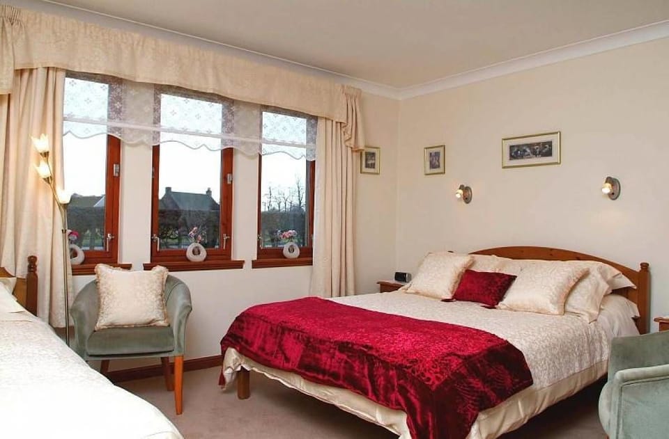 Deluxe Double Room (with Shower) | Iron/ironing board, free WiFi