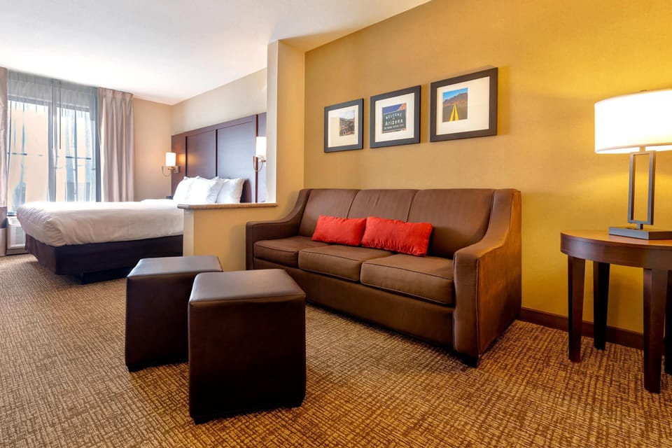 Suite, 1 King Bed, 2 Person Sofa Bed, Non Smoking | Premium bedding, in-room safe, desk, laptop workspace