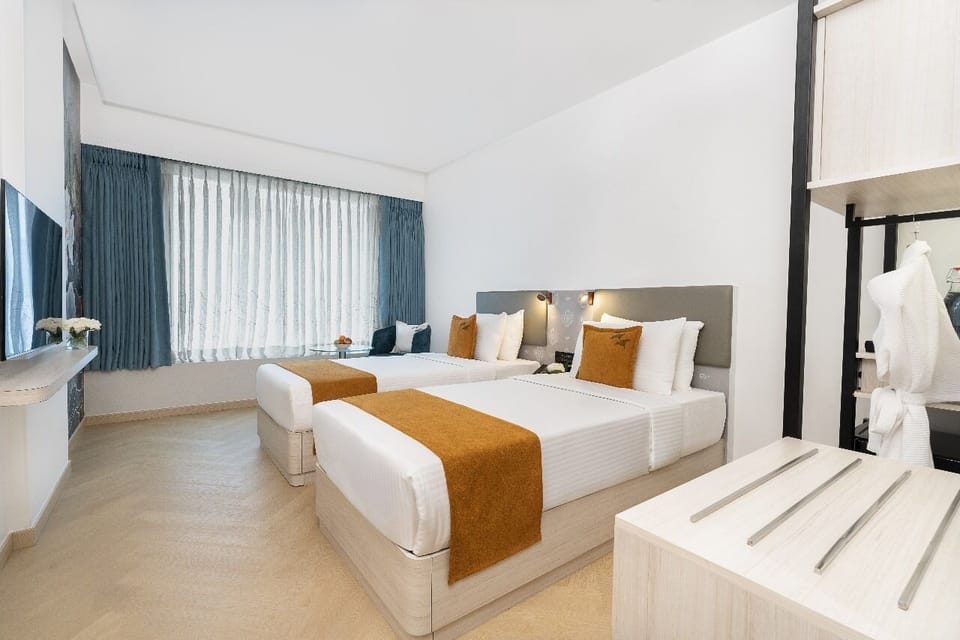 Premium Twin Room | Premium bedding, minibar, in-room safe, desk