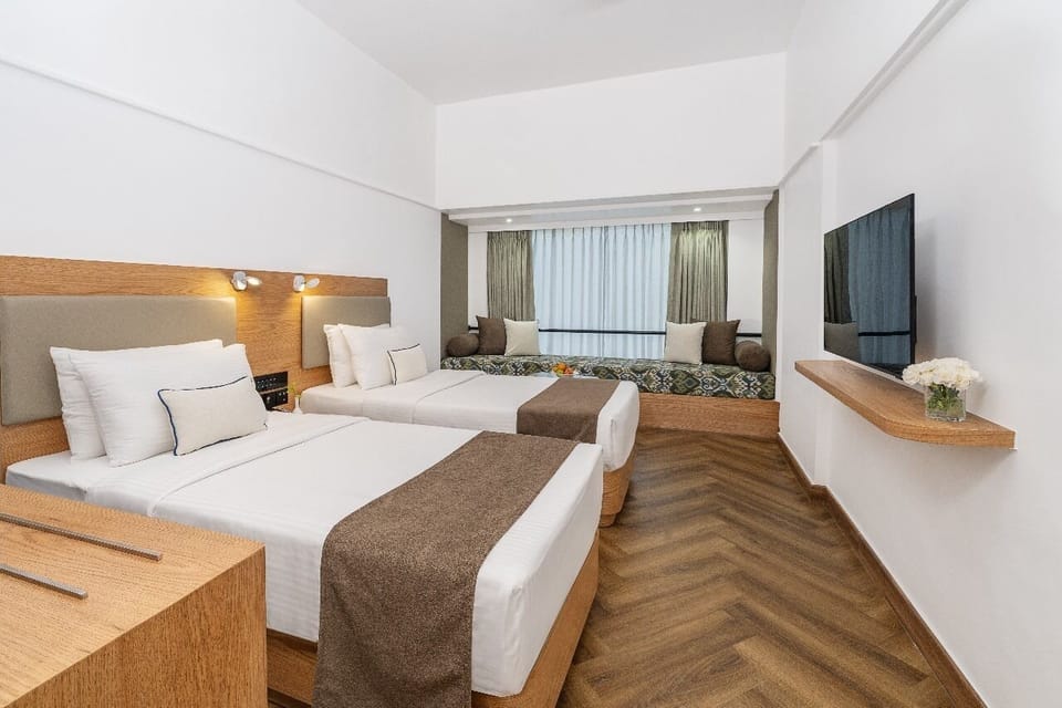 Superior Twin Room | Premium bedding, minibar, in-room safe, desk