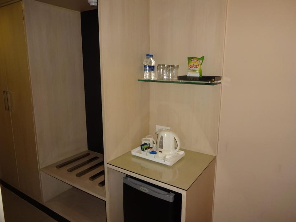 Premium bedding, pillowtop beds, minibar, in-room safe
