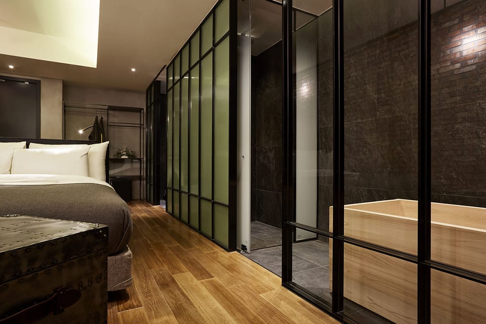 Premium bedding, free minibar, in-room safe, desk