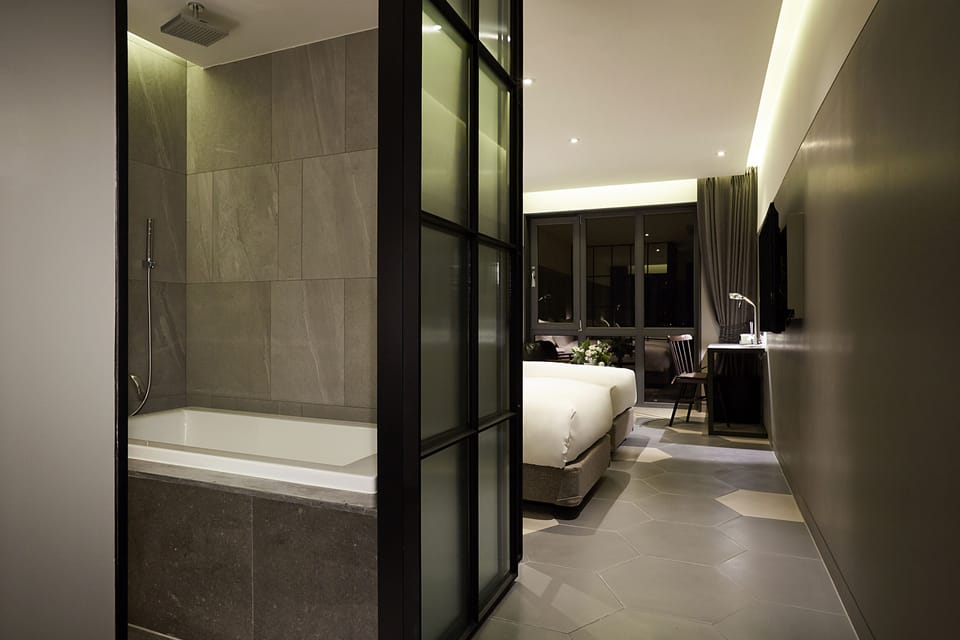 Premium bedding, free minibar, in-room safe, desk