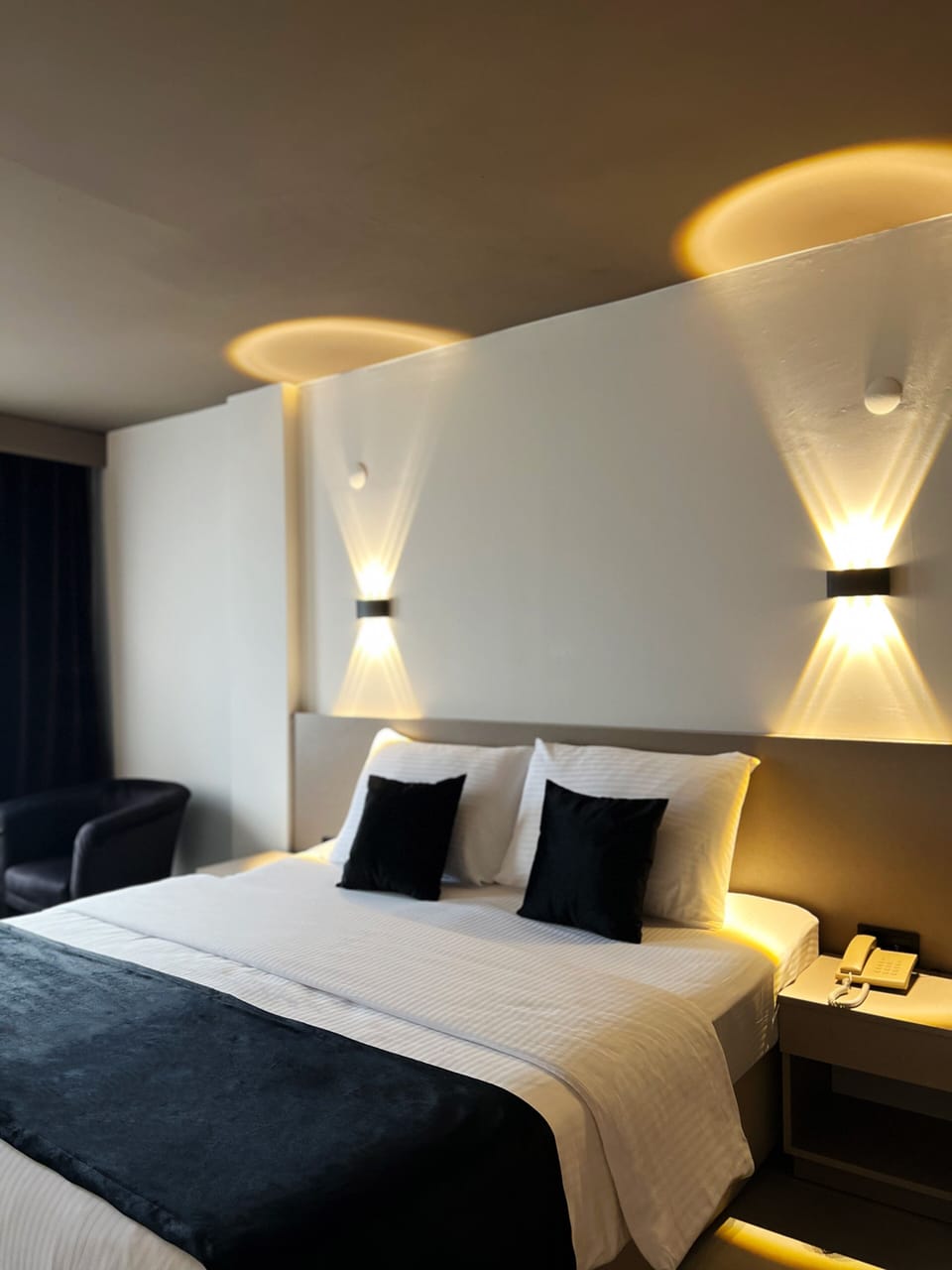 Deluxe Double Room, 1 Bedroom, Sea View | Egyptian cotton sheets, premium bedding, minibar, in-room safe