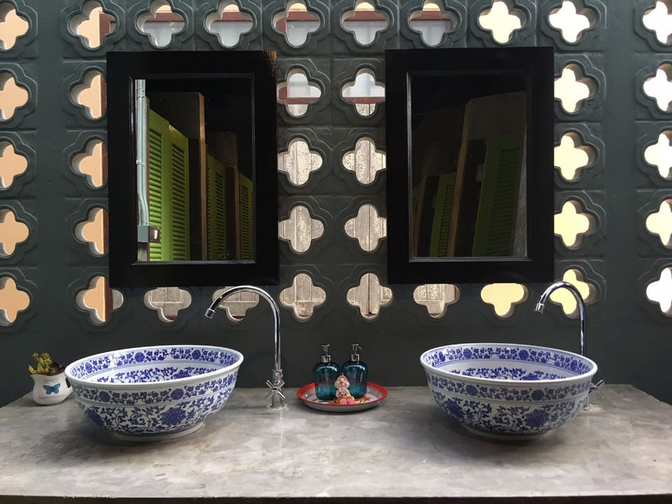 NONG SAO FAMILY Dorm Room | Bathroom sink