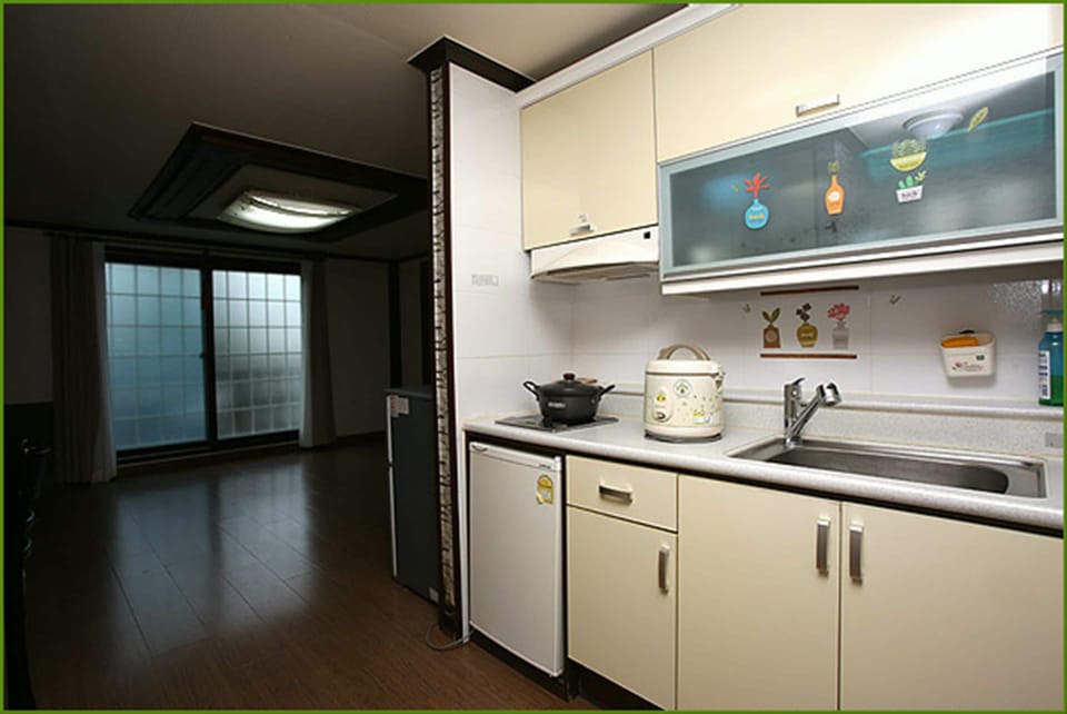 Studio Ondol Room | Private kitchen | Fridge, microwave, stovetop, rice cooker