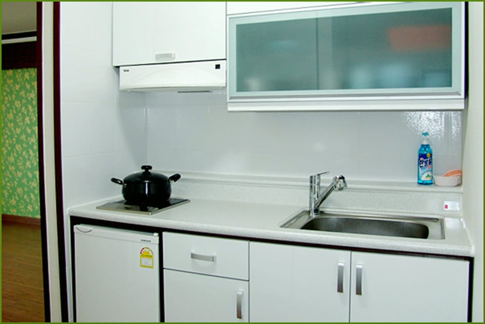 Family Room | Private kitchen | Fridge, microwave, stovetop, rice cooker