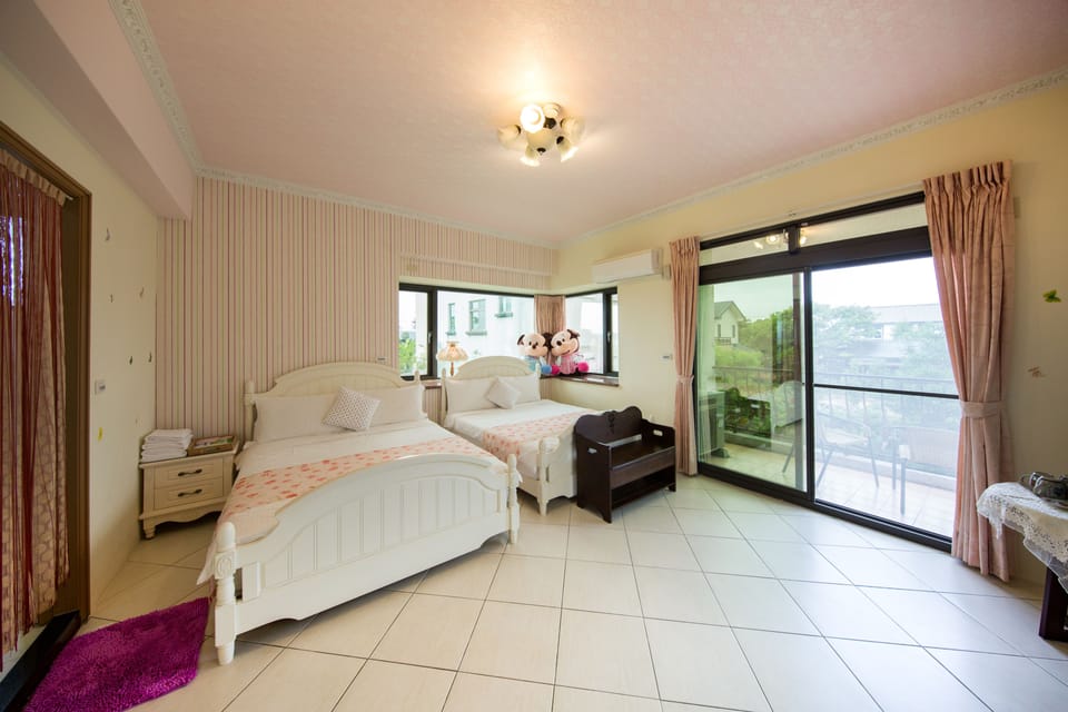 Deluxe Quadruple Room, 2 Double Beds, Non Smoking, Courtyard View | Blackout drapes, soundproofing, WiFi (free), individually decorated