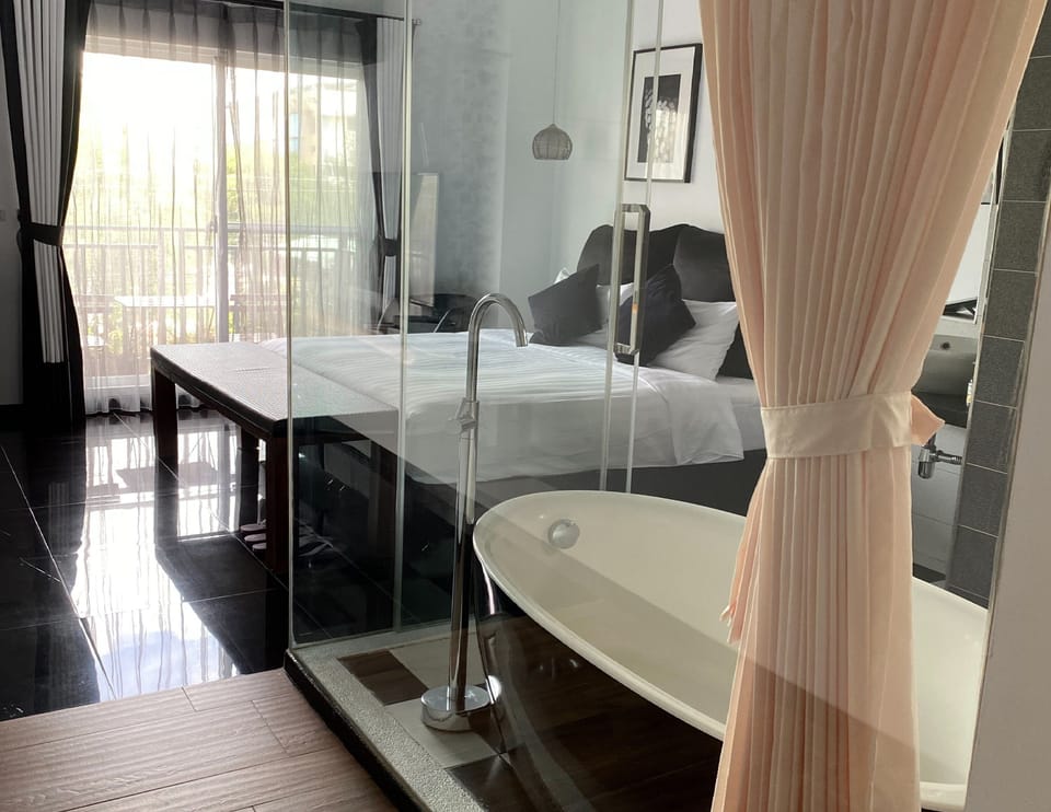 Deluxe Double Room (1) | 1 bedroom, premium bedding, minibar, in-room safe