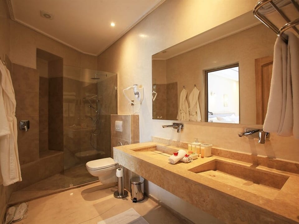 Suite, Private Bathroom | Bathroom