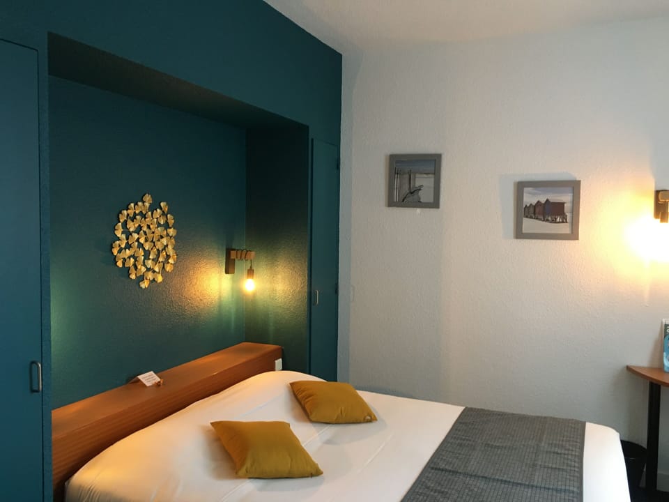 Comfort Double Room | Premium bedding, individually decorated, desk, blackout drapes
