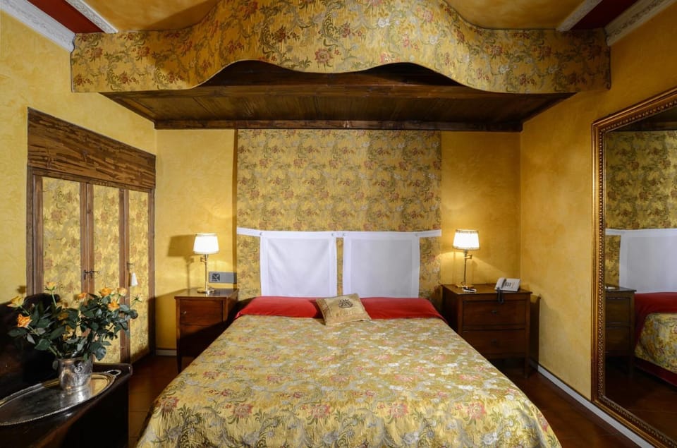 Minibar, in-room safe, individually decorated, individually furnished
