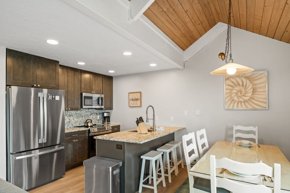 Standard Condo, 1 King Bed with Sofa bed, Bay View (One Bedroom King Suite Condo) | Private kitchen | Fridge, microwave, coffee/tea maker, paper towels