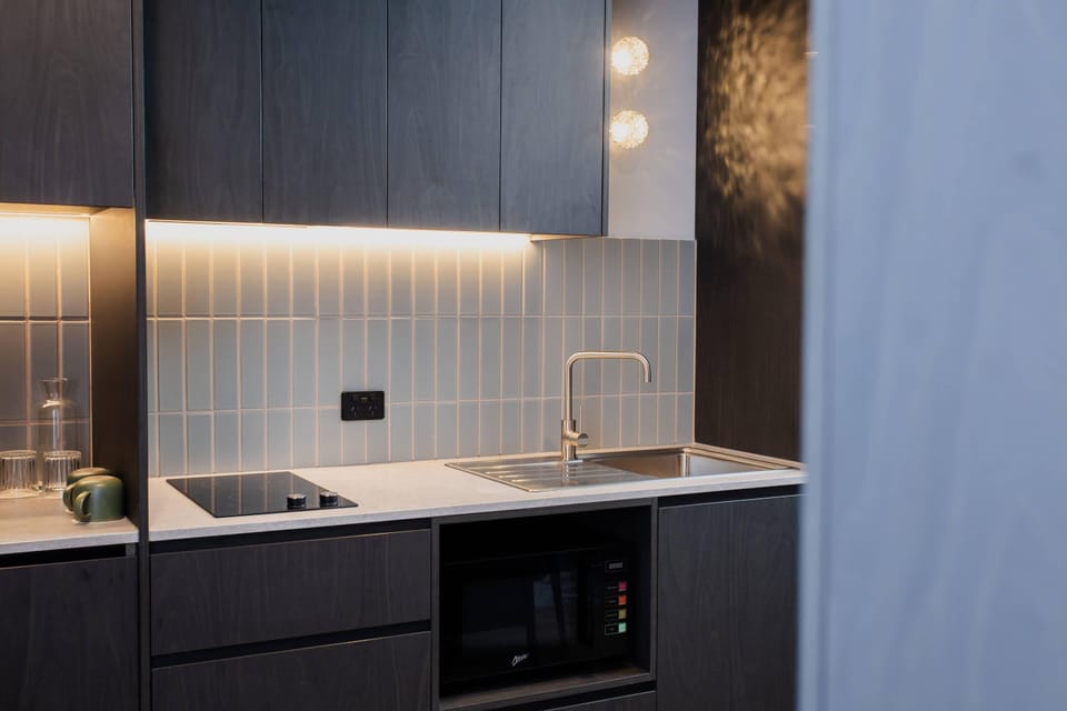 Superior Studio Apartment | In-room safe, soundproofing, iron/ironing board, free WiFi