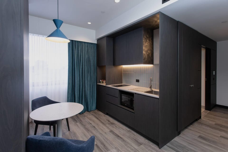 Superior Studio Apartment | In-room safe, soundproofing, iron/ironing board, free WiFi