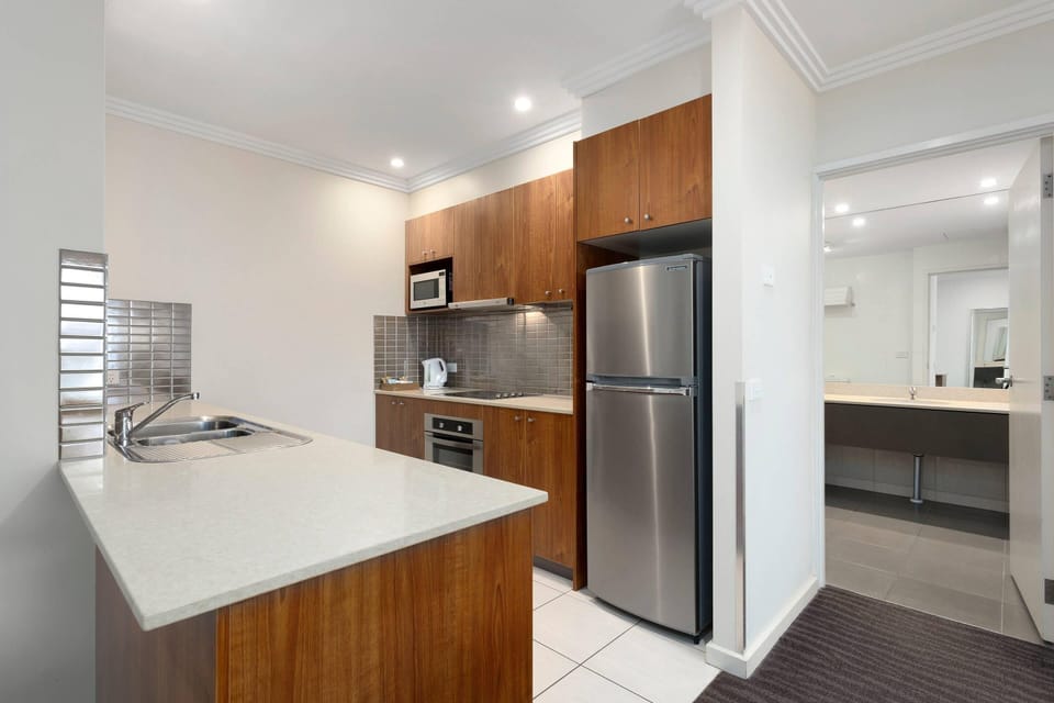 Bayview Apartment Two Bedroom | In-room safe, soundproofing, iron/ironing board, free WiFi