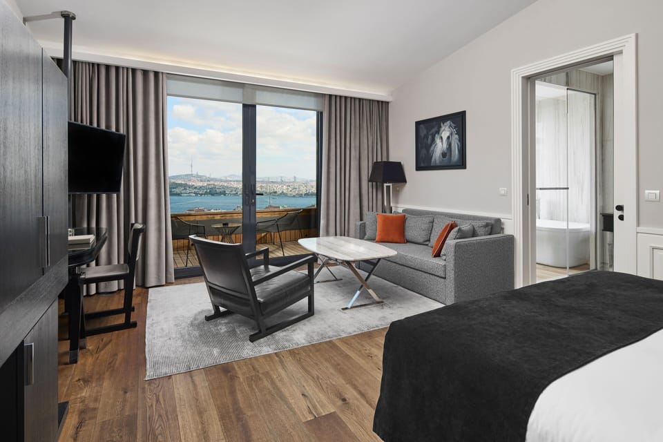 Suite, 1 Double Bed (Sky) | Premium bedding, down comforters, minibar, in-room safe