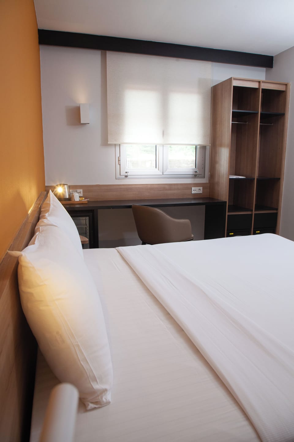 Standard Room | Minibar, in-room safe, desk, WiFi (free)