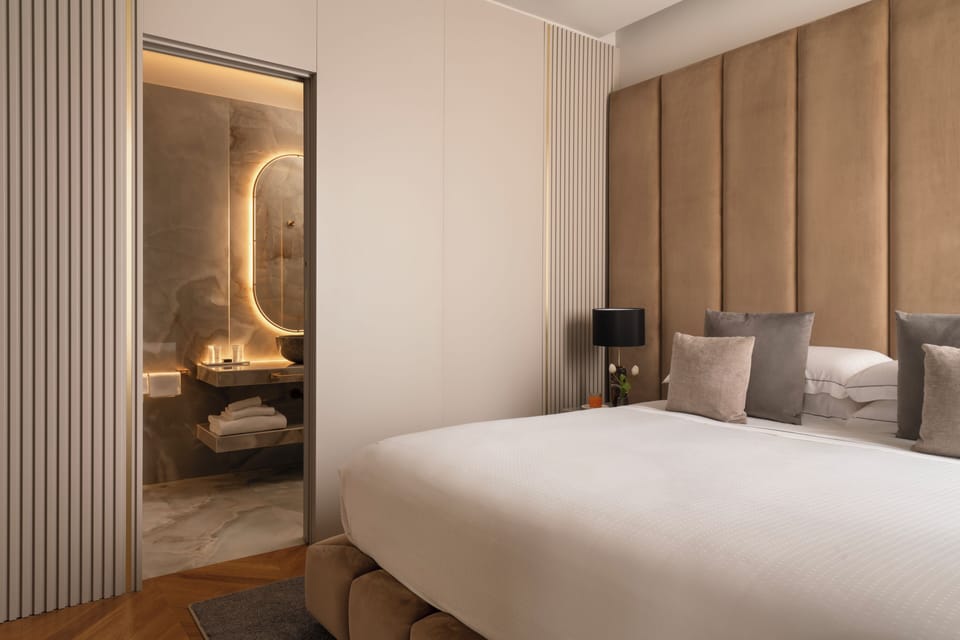 Open Suite | Premium bedding, minibar, in-room safe, desk
