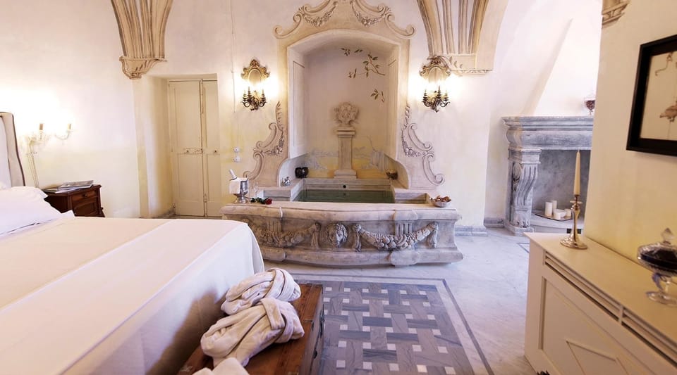 Deluxe Room | Premium bedding, down comforters, pillowtop beds, minibar