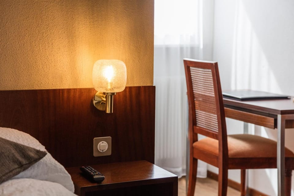 Desk, free WiFi, bed sheets