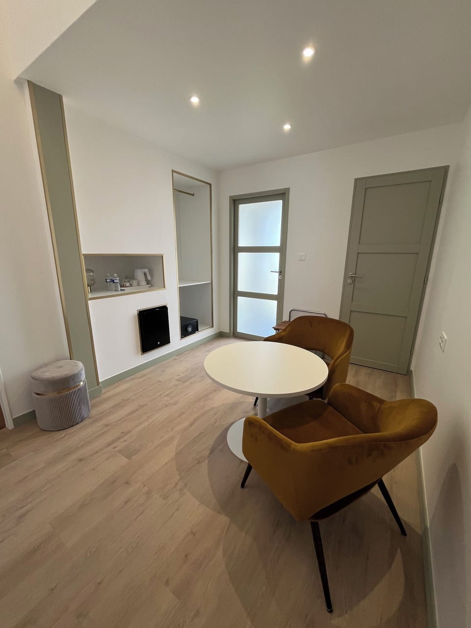 Duplex | Premium bedding, desk, soundproofing, iron/ironing board