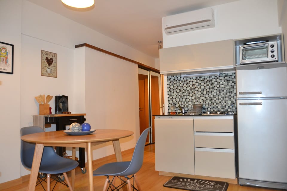 Comfort Studio, 1 Double Bed, Kitchenette | Private kitchen | Full-size fridge, oven, stovetop, espresso maker
