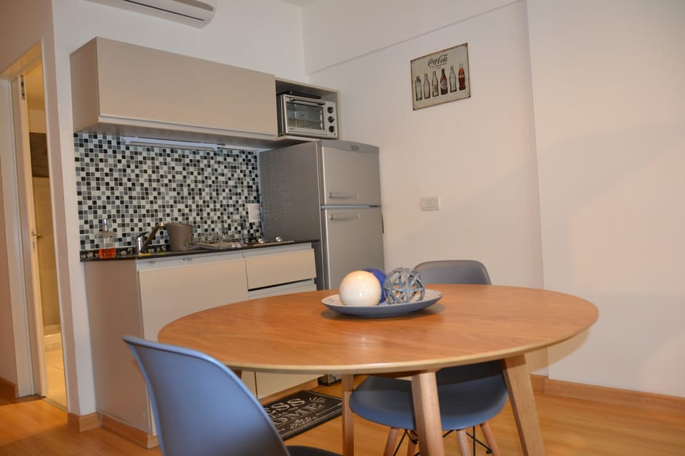 Comfort Studio, 1 Double Bed, Kitchenette | In-room dining