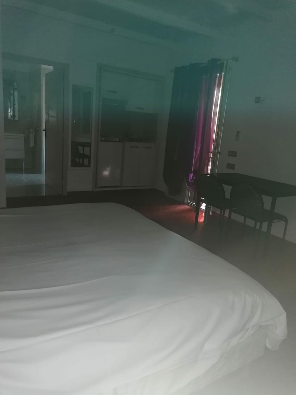 Comfort Triple Room | In-room dining