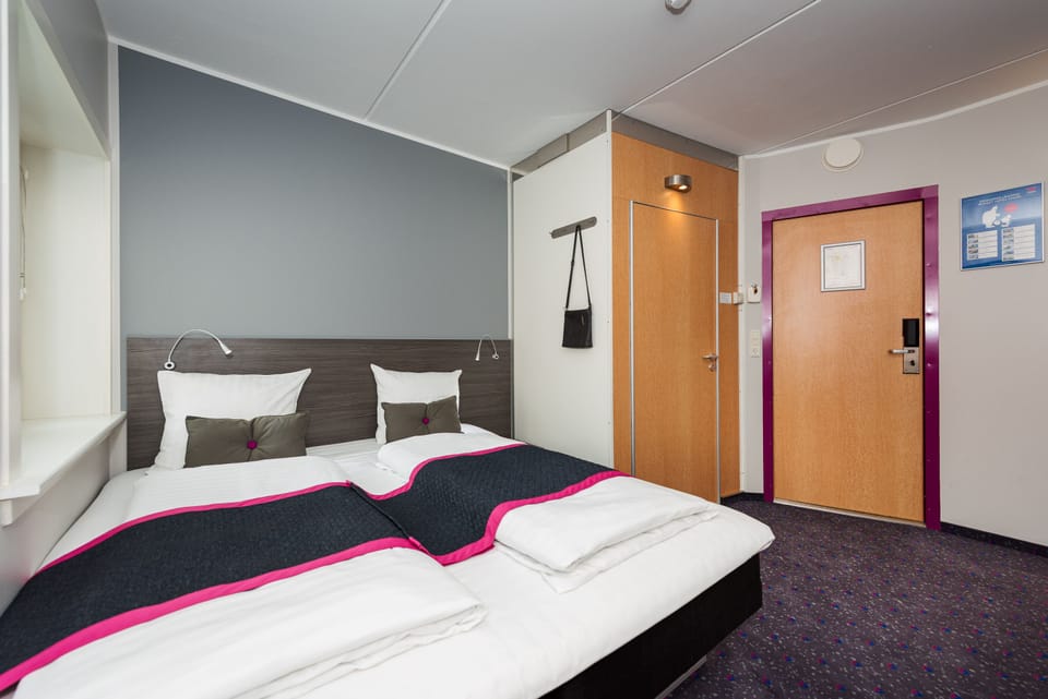 Captain | Desk, free WiFi, bed sheets