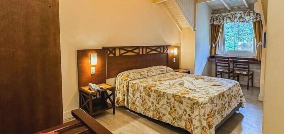 Deluxe Double or Twin Room | Desk, free WiFi, bed sheets