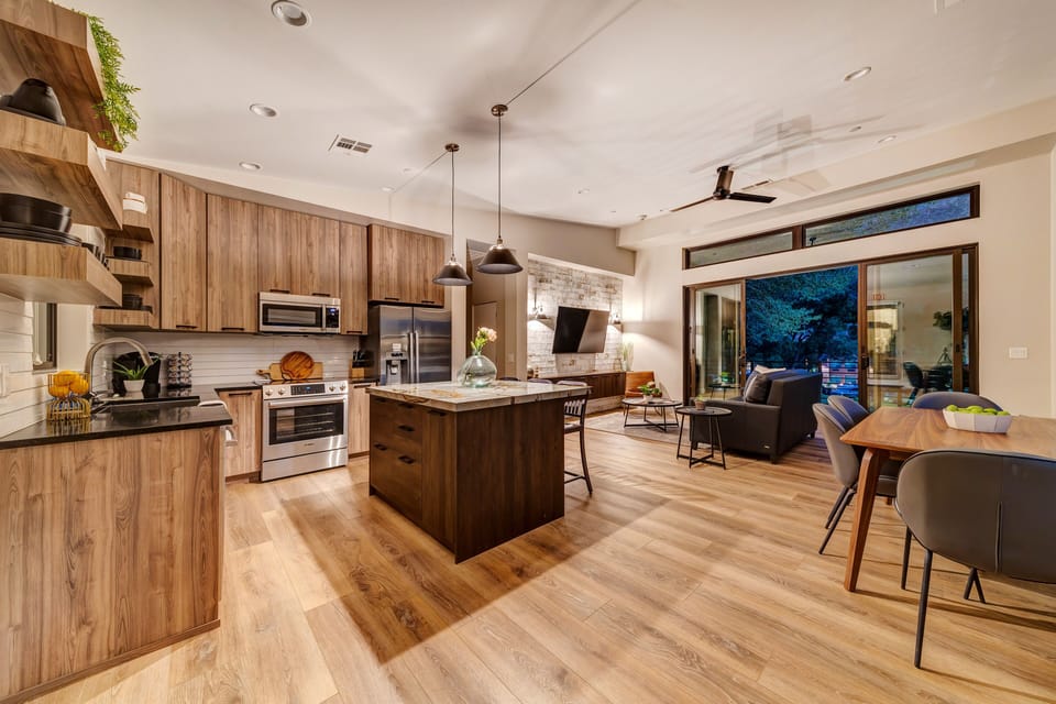 LaFave South: Mystery Falls | Living area | 65-inch flat-screen TV with digital channels, TV, streaming services