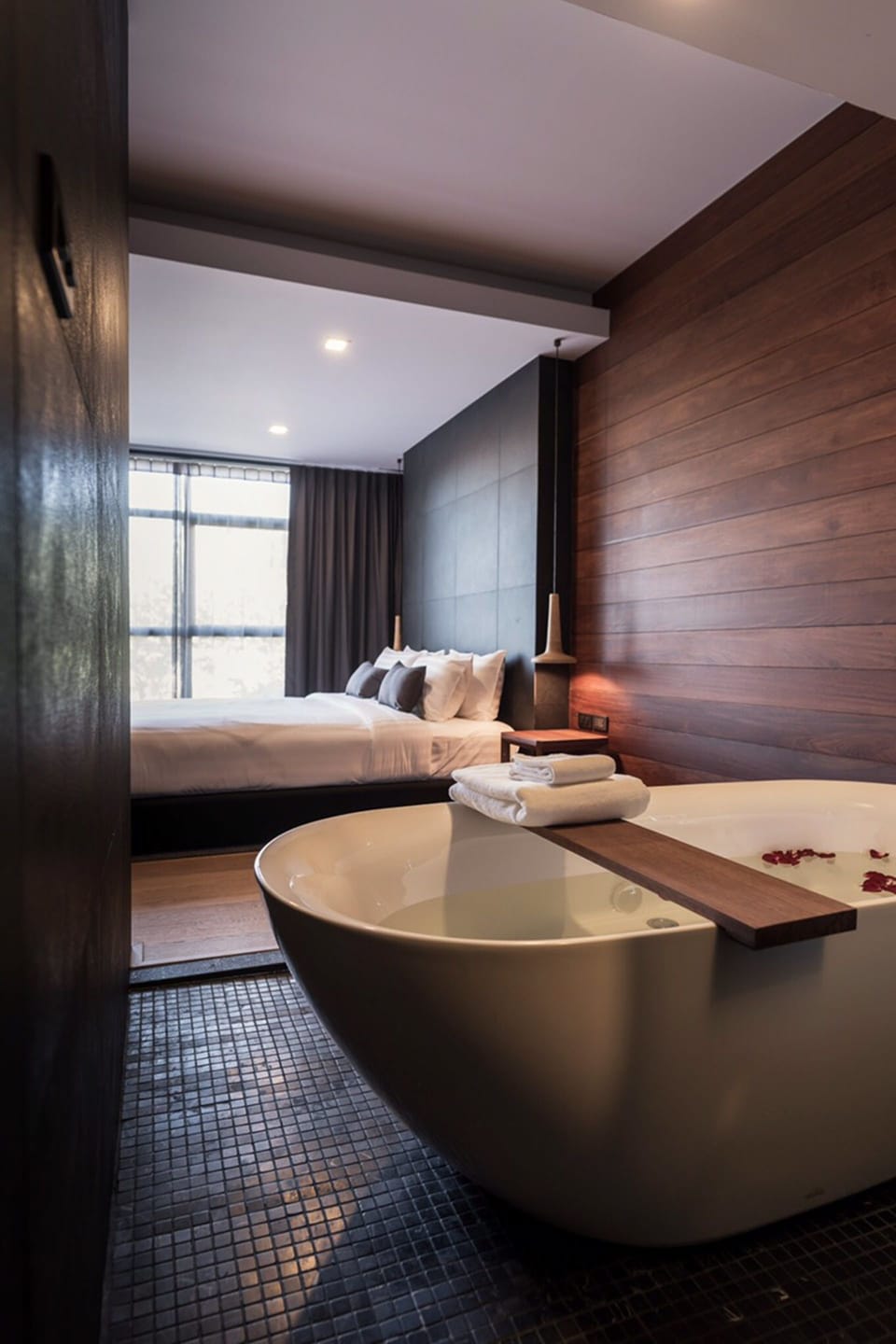 The Habita Suite | Deep soaking bathtub