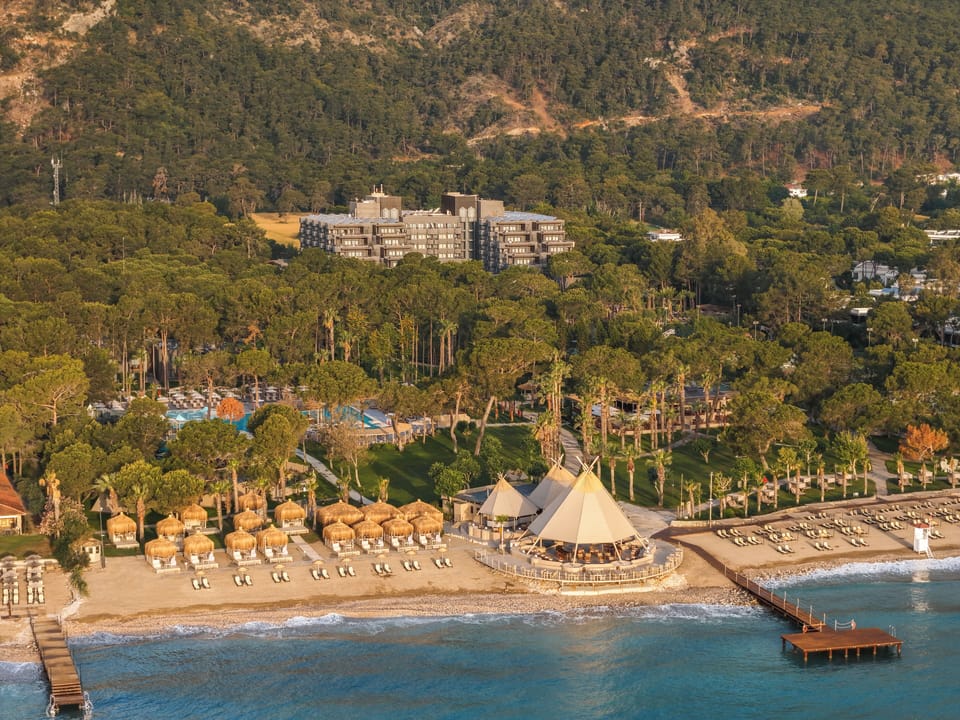 Private beach, sun loungers, beach umbrellas, beach towels