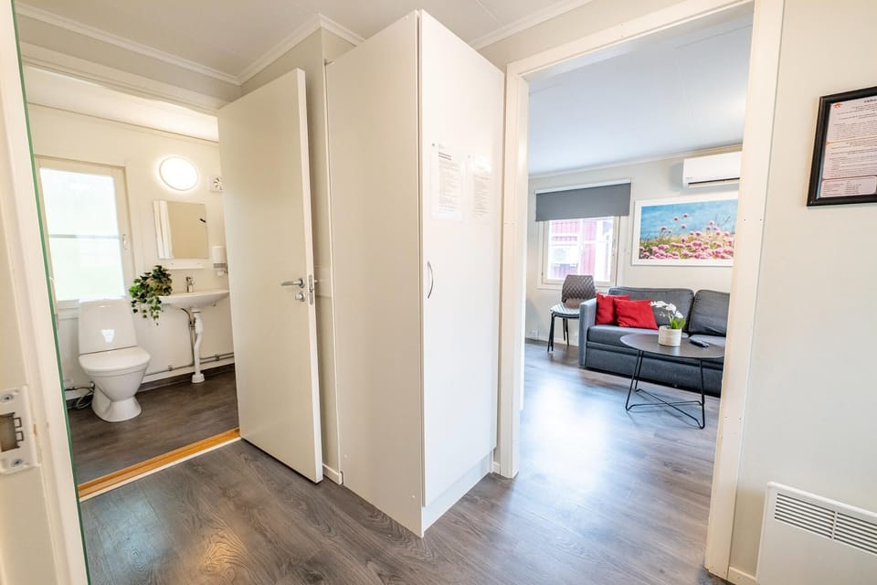 Cottage, 2 Bedrooms (Excluding Towels, Sheets, Cleaning) | WiFi