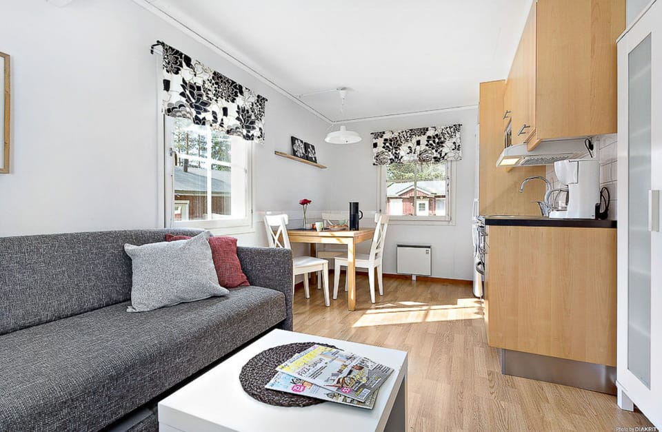 Cottage, 2 Bedrooms (Excluding Towels, Sheets, Cleaning) | WiFi