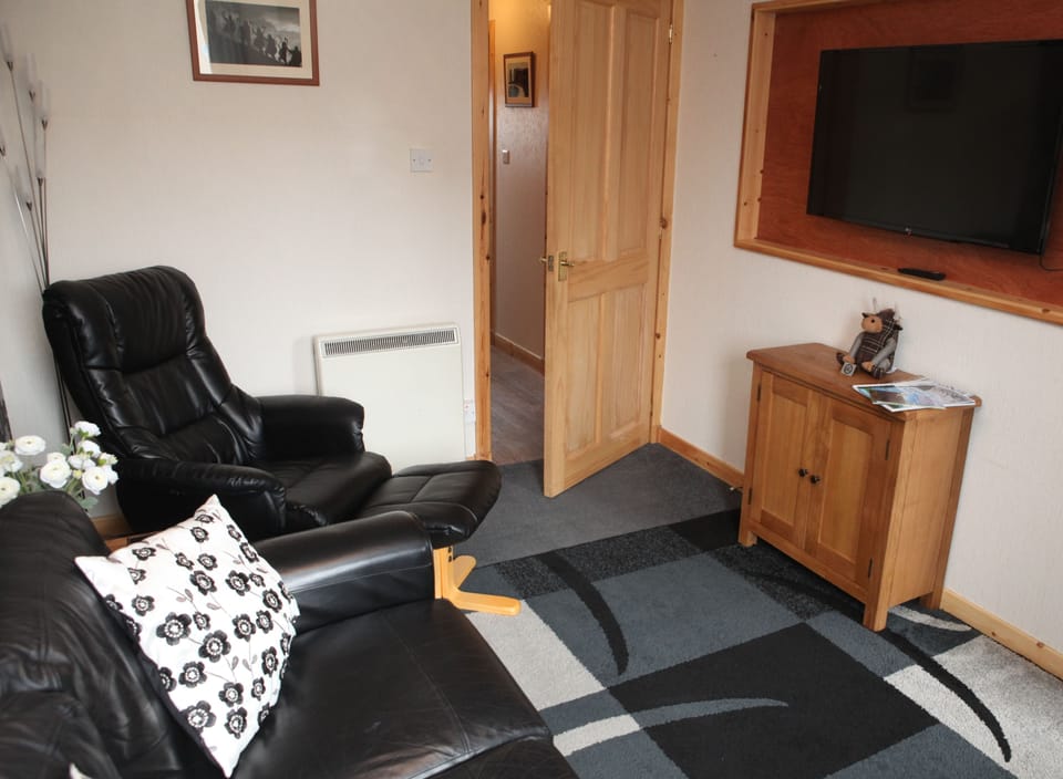 Apartment, 1 Bedroom | 1 bedroom, iron/ironing board, free WiFi, bed sheets