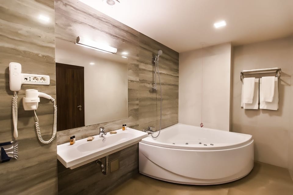 Bathroom | Bathrobes, slippers, soap, shampoo