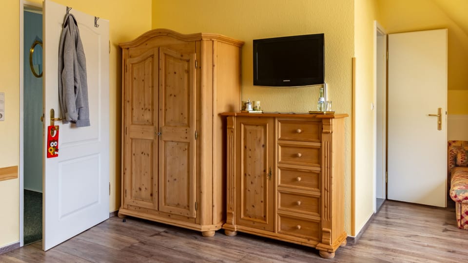 Panoramic Room, River View, Slope side | Hypo-allergenic bedding, soundproofing, travel crib, free WiFi