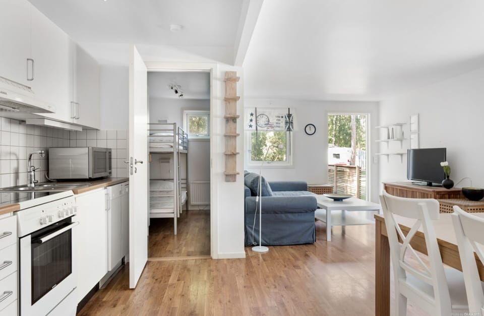 Deluxe Cottage (Excluding Towels, Sheets, Cleaning) | Private kitchen | Fridge, microwave, stovetop, coffee/tea maker