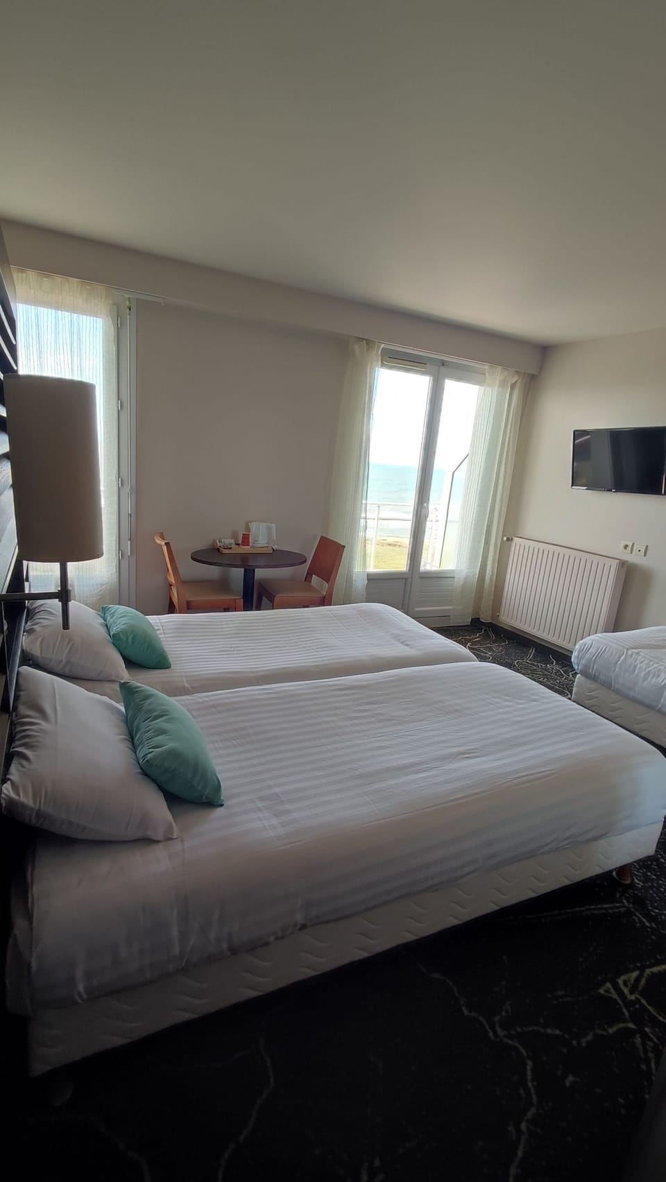 Chambre double/Triple avec balcon, Face Mer | Desk, soundproofing, free WiFi, bed sheets